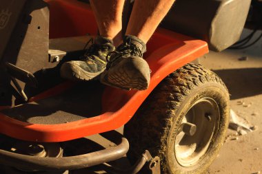 Çim biçme makinesi ayakkabı yarış tekerleği