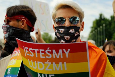 Lublin, Lubelskie / Polonya - 16 Haziran 2020: Polonya Cumhurbaşkanı Andrzej Duda ve LGBT + ona karşı protesto.
