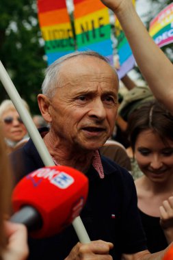 Lublin, Lubelskie / Polonya - 16 Haziran 2020: Polonya Cumhurbaşkanı Andrzej Duda ve LGBT + ona karşı protesto.