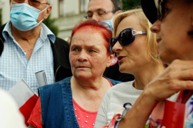 Lublin, Lubelskie / Polonya - 16 Haziran 2020: Polonya Cumhurbaşkanı Andrzej Duda ve LGBT + ona karşı protesto.