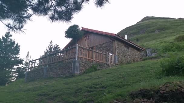 Refugio Montaña Ladera Sur Del Macizo Ganekogorta Bilbao — Vídeos de Stock