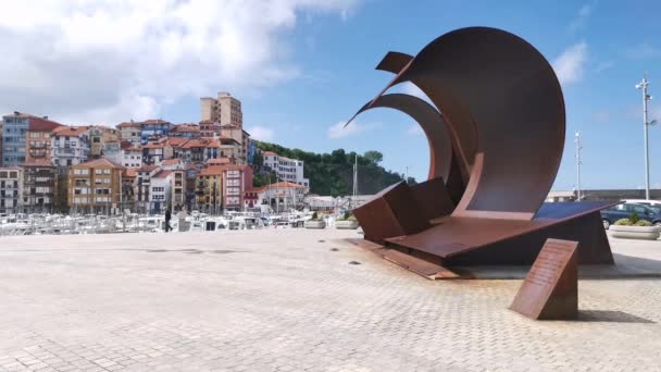 Corten Steel Sculpture High Made 2006 Sculptor Nstor Basterretxea Bermeo — Stockvideo