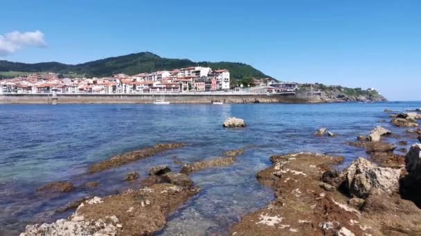 Vistas Cidade Praia Lekeitio Cais Porto Dia Ensolarado Verão — Vídeo de Stock