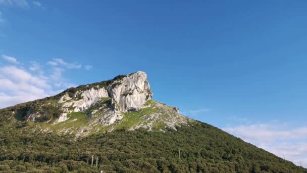 Vista Las Montañas Islares Desde Playa Soleado Día Verano — Vídeos de Stock