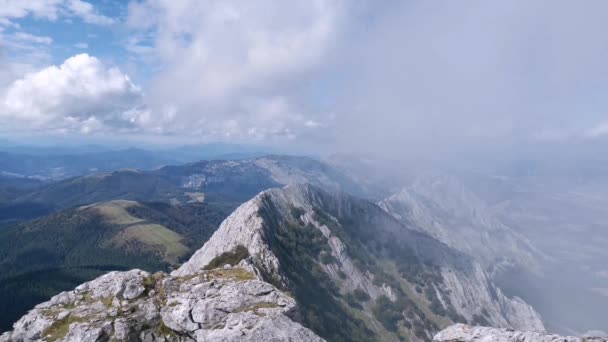 Uitzicht Anboto Heuvelrug Een Zonnige Bewolkte Mistige Dag — Stockvideo