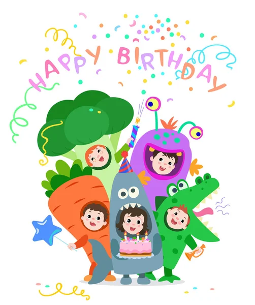 Karnavaldaki çocuklar doğum günlerini kutluyor.