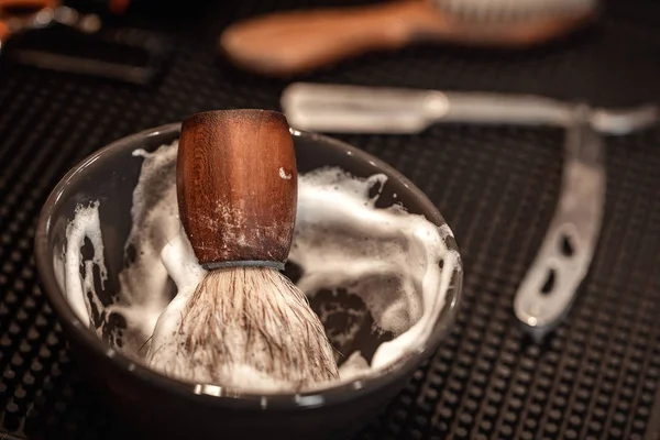 Cepillo para afeitar barba y tazón . —  Fotos de Stock