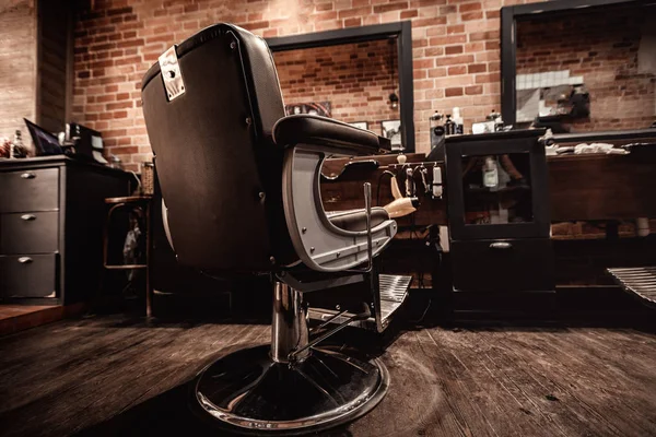Клієнти Стильний перукарський стілець Стокове Фото