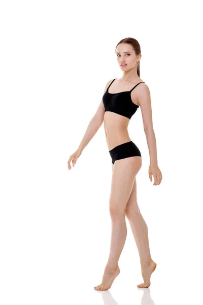 Mulher com corpo desportivo perfeito em lingerie preta — Fotografia de Stock