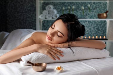 Spa Salonundaki Genç Kadın.