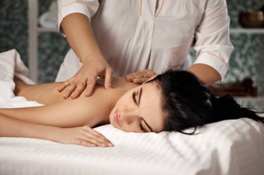 rahat kadın masaj aldıktan