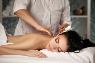 rahat kadın masaj aldıktan