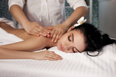 rahat kadın masaj aldıktan