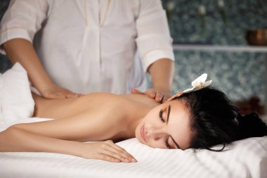 rahat kadın masaj aldıktan