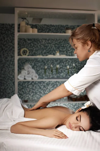 rahat kadın masaj aldıktan