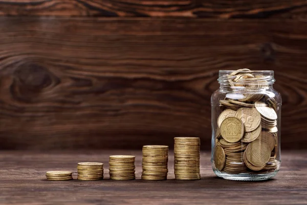 Birbiri yığılmış paralar