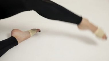 zarif bacakları bir balerin dans