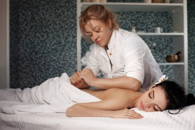 rahat kadın masaj aldıktan