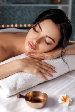 Spa Salonundaki Genç Kadın.