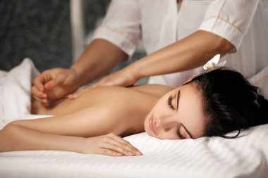 rahat kadın masaj aldıktan