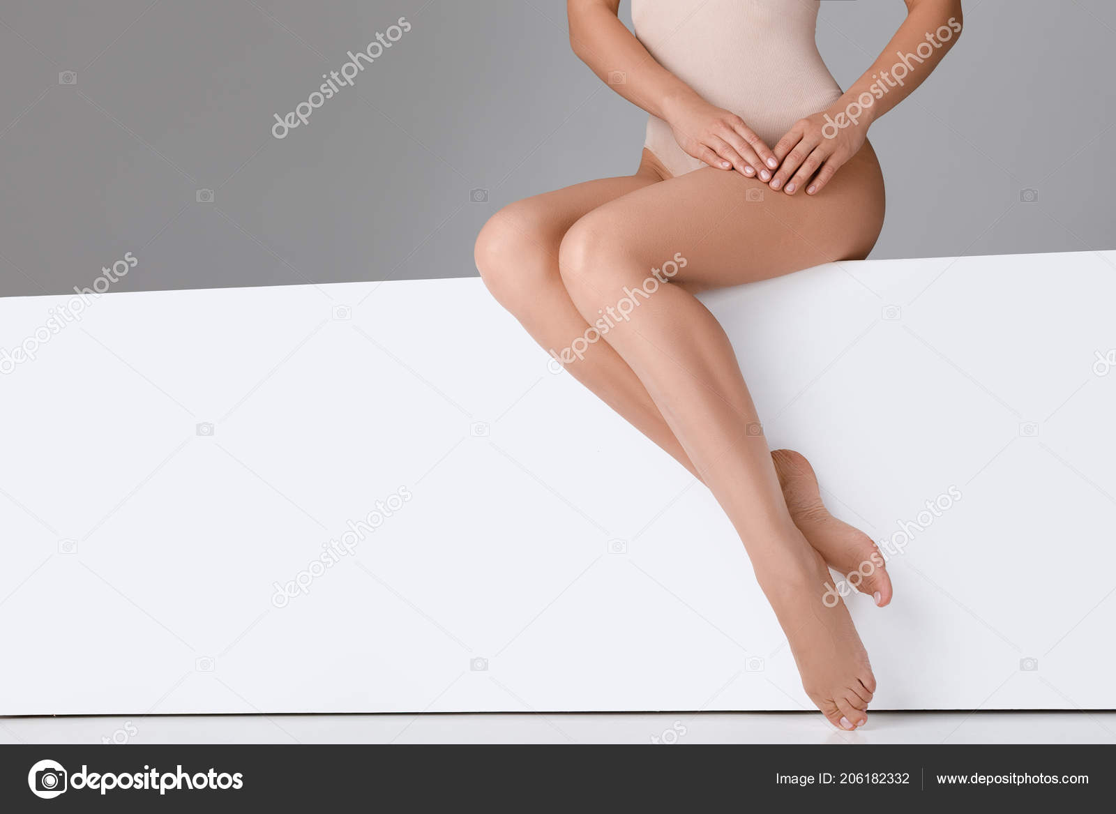 fotografii-zhenshin-so-stroynimi-nogami-foto-trahnul