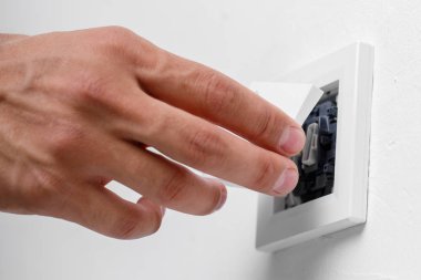 Elektrikçi yükleme ışık anahtarı