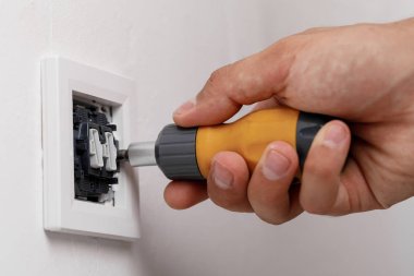 Elektrikçi yükleme ışık anahtarı