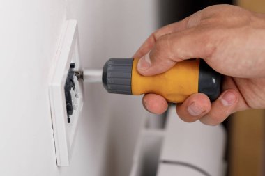 Elektrikçi yükleme ışık anahtarı