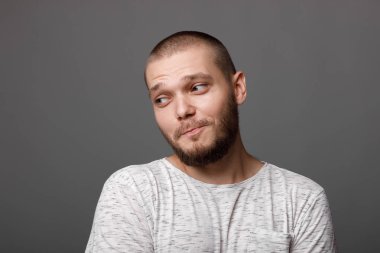 utangaç genç portresi