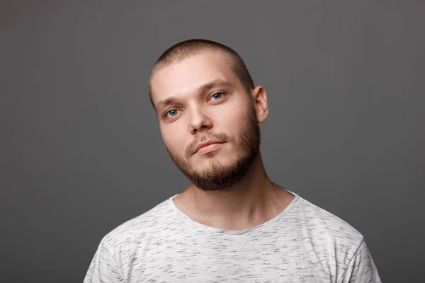 Retrato de joven tranquilo —  Fotos de Stock