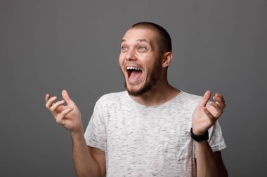 Genç sakallı adam portresi