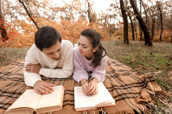 Happy Couple Love Sitting Beautiful Autumn Park Reading Book — Stock Photo, Image