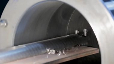 büyük metal silindirik parçalar üretim öğütme işlemi