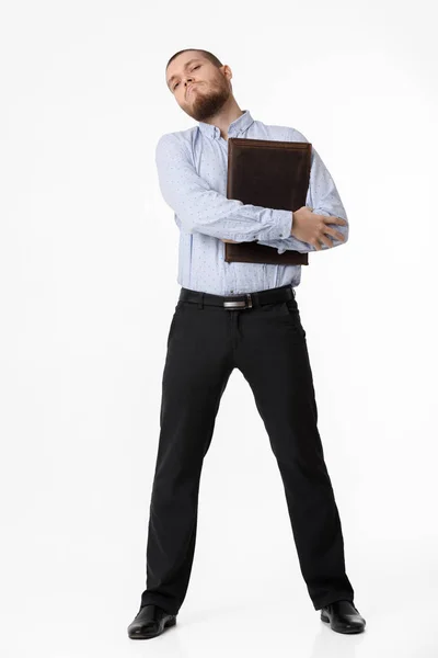 Hombre de negocios con estuche de cuero sobre fondo blanco — Foto de Stock