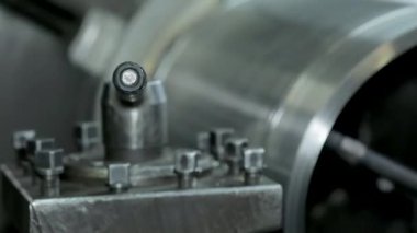 büyük metal silindirik parçalar üretim öğütme işlemi