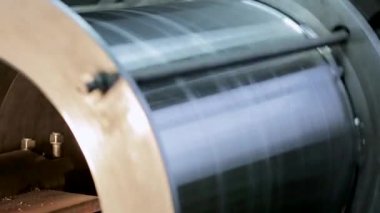 büyük metal silindirik parçalar üretim öğütme işlemi