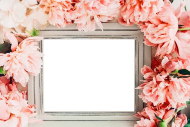 Şakayık çiçekleri ile süslenmiş pastel ahşap çerçeve, yazı için yer. maket yap