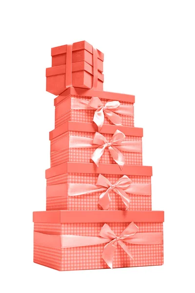 Bunt med rosa presentförpackning med band — Stockfoto
