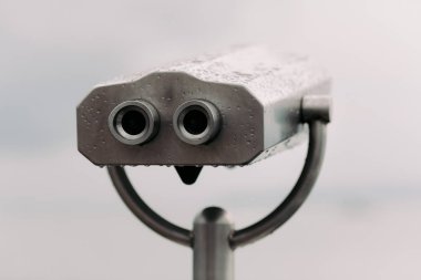 deniz manzaralı sikke işletilen dürbün