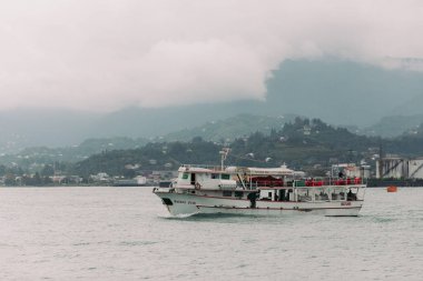 Batum, Gürcistan - 10 Eylül 2018: Karadeniz'de Batum'da yat