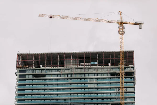 建筑黄鹤和建筑工地 — 图库照片