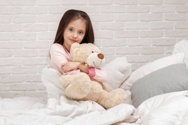 oyuncak ayı sarılma bebeğim