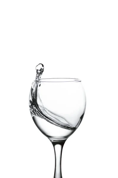 ワイングラスの水のスプラッシュ — ストック写真