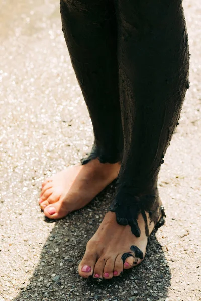 Woman in medical mud — Stock Photo, Image