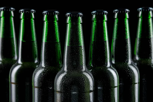 一排玻璃瓶啤酒 — 图库照片