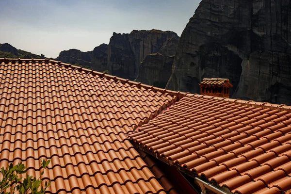 Techo de baldosas en el casco antiguo de Grecia — Foto de Stock