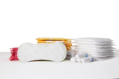 Adet öncesi hijyenik pamuk ve tampon.