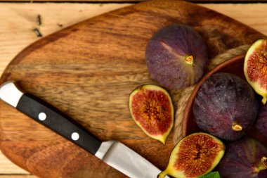 Siyah incirlerin üst görünümü