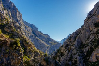 Pikos de europa 'dan geçen asturias' taki bağlantı yolu