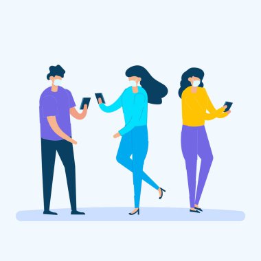 Bir grup insan akıllı telefon kullanıyor ve Covid-19 'a karşı tıbbi maske takıyor. Sosyal medya ve korona virüsü kavramı.